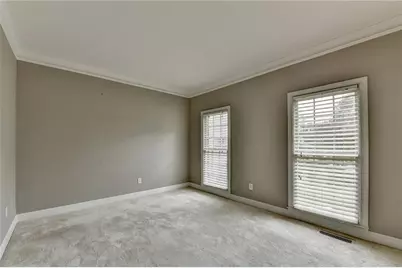 1015 Rowe Oak Circle, Lawrenceville, GA 30043 - Photo 10