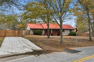 1675 Knight Cir, Loganville, GA 30052 - Photo 38