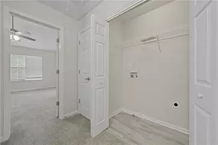 902 Tree Creek Blvd, Lawrenceville, GA 30043 - Photo 16