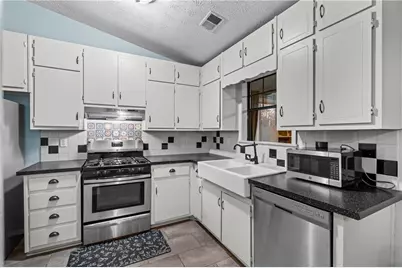 2220 Davis Oaks Court, Stone Mountain, GA 30087 - Photo 10