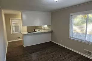 437 Lockridge Ln, Lawrenceville, GA 30046 - Photo 4