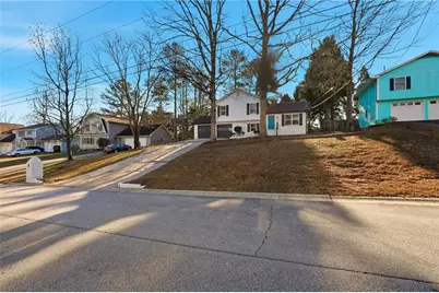 241 Summer Pond Trail, Lawrenceville, GA 30046 - Photo 2