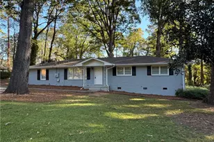 1576 Carolyn Dr, Stone Mountain, GA 30087 - Photo 2