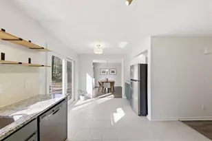 688 Greenhedge Dr, Stone Mountain, GA 30088 - Photo 20