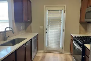 6614 Splashwater Dr, Flowery Branch, GA 30542 - Photo 6