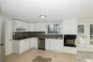 1123 Pine Meadows Dr, Morrow, GA 30260 - Photo 8