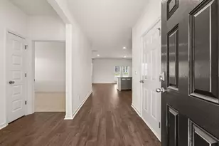 8592 Secretariat Dr, Lithonia, GA 30058 - Photo 2