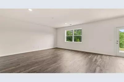 8601 Secretariat Drive, Lithonia, GA 30058 - Photo 14