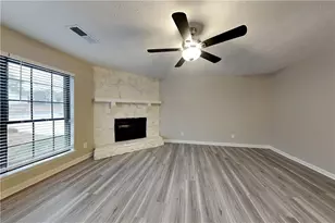 2444 Mistletoe Ln, Snellville, GA 30039 - Photo 2