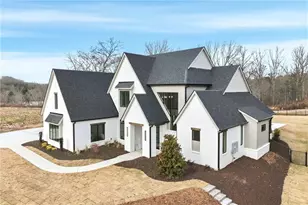 644 E Lake Dr, Gainesville, GA 30506 - Photo 2