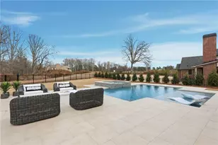 644 E Lake Dr, Gainesville, GA 30506 - Photo 6