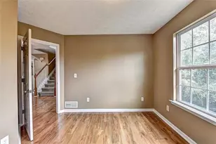 670 Roxford Ln, Buford, GA 30518 - Photo 4