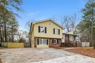 4636 Hamlet Walk SE, Conyers, GA 30094 - Photo 2