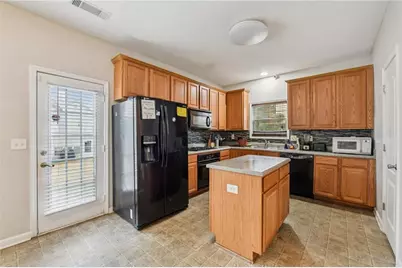 2393 Shady Maple Lane, Loganville, GA 30052 - Photo 8