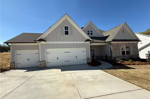 111 Cherokee Rose Ln, Hoschton, GA 30548 - Photo 2