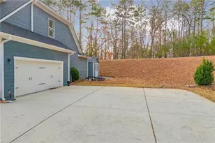 519 Huntington Dr, Ball Ground, GA 30107 - Photo 4