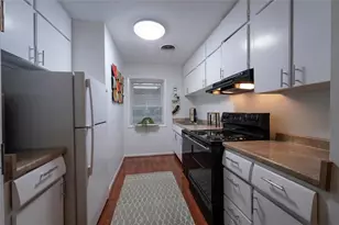 3668 Kingsboro Rd NE, Atlanta, GA 30319 - Photo 8