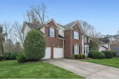 932 Huntsman Trace, Lawrenceville, GA 30045 - Photo 2