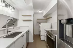 1358 Surrey Ln SW, Marietta, GA 30008 - Photo 10