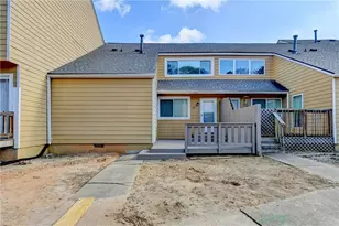 48 Sandalwood Cir, Lawrenceville, GA 30046 - Photo 2