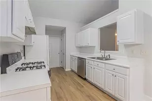 415 Cedarhurst Rd, Lawrenceville, GA 30045 - Photo 10