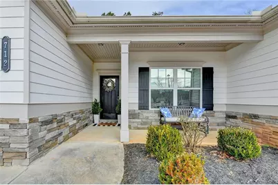 712 Owens Circle, Canton, GA 30115 - Photo 2