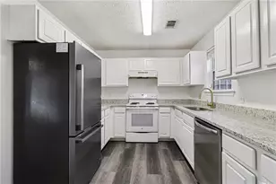 941 Windwood Ct, Atlanta, GA 30349 - Photo 8