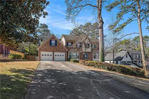 921 Cedar Trce SW, Lilburn, GA 30047 - Photo 2