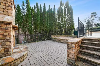 225 Lake Summit View, Atlanta, GA 30342 - Photo 44