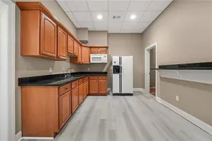 225 Lake Summit View, Atlanta, GA 30342 - Photo 36