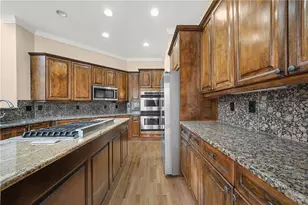 225 Lake Summit View, Atlanta, GA 30342 - Photo 8