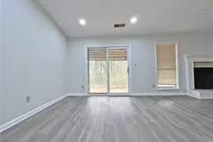 11250 Ridge Hill Dr, Alpharetta, GA 30022 - Photo 8