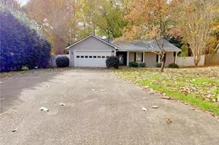 11250 Ridge Hill Dr, Alpharetta, GA 30022 - Photo 2