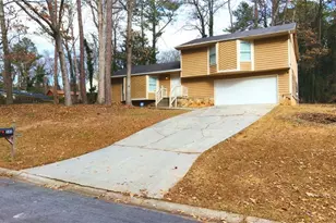 586 Stonehedge Dr, Stone Mountain, GA 30087 - Photo 1