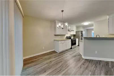 7003 Hampshire Court, Woodstock, GA 30189 - Photo 4