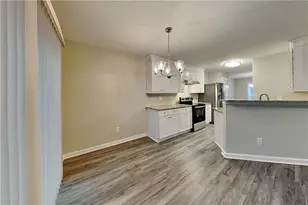 7003 Hampshire Ct, Woodstock, GA 30189 - Photo 4