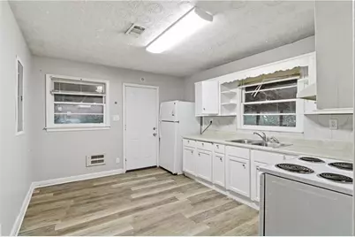 685 Melrose Drive, Forest Park, GA 30297 - Photo 4