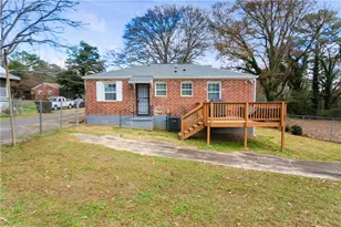 142 Hutton Pl NW, Atlanta, GA 30318 - Photo 2