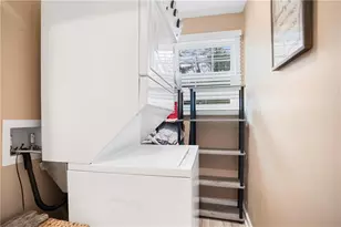 142 Hutton Pl NW, Atlanta, GA 30318 - Photo 10