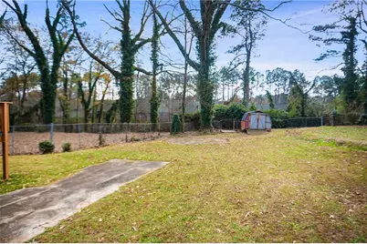 142 Hutton Place NW, Atlanta, GA 30318 - Photo 14