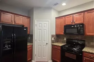 2706 Beynon Ln, Suwanee, GA 30024 - Photo 6