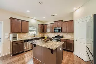 3534 Fallen Oak Ln, Buford, GA 30519 - Photo 4