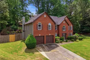 587 Wynmeadow Ct, Stone Mountain, GA 30087 - Photo 2