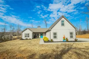 148 Chestnut Trl, Commerce, GA 30529 - Photo 1