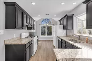 1264 Watercrest Cir, Lawrenceville, GA 30043 - Photo 2