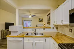 2706 Heathrow Dr, Lawrenceville, GA 30043 - Photo 6