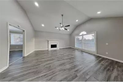 880 Burning Bush Drive, Loganville, GA 30052 - Photo 2