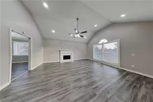 880 Burning Bush Dr, Loganville, GA 30052 - Photo 2