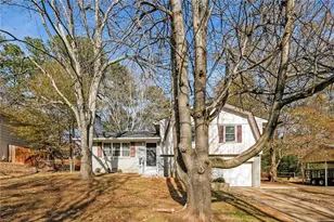 942 Majesty Ln, Morrow, GA 30260 - Photo 2