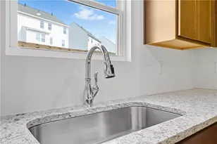 153 Bloomfield Cir, Canton, GA 30114 - Photo 4